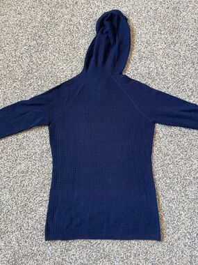 Patagonia Women's capilene layering Navy Hooded sweater